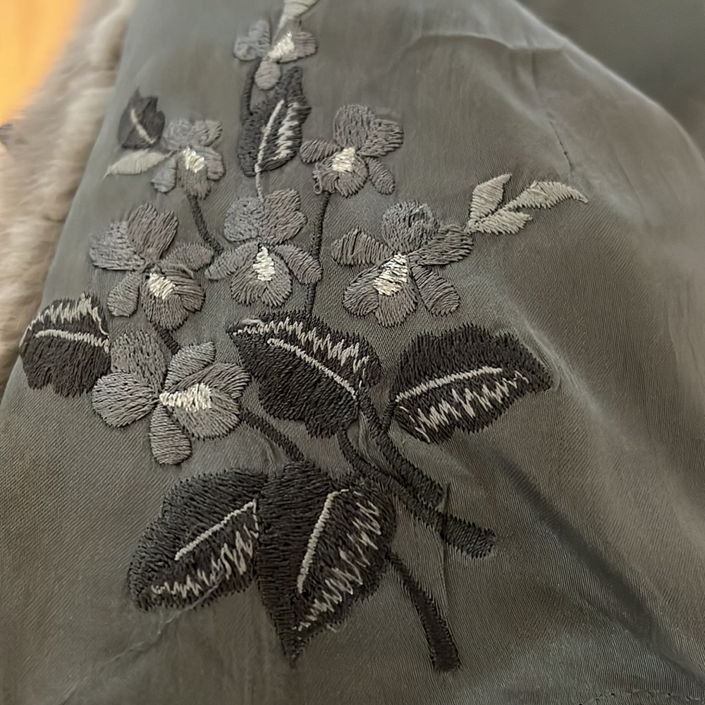 Gorgeous light grey Mink jacket perfect conditions from Paris - Picture 15 of 16